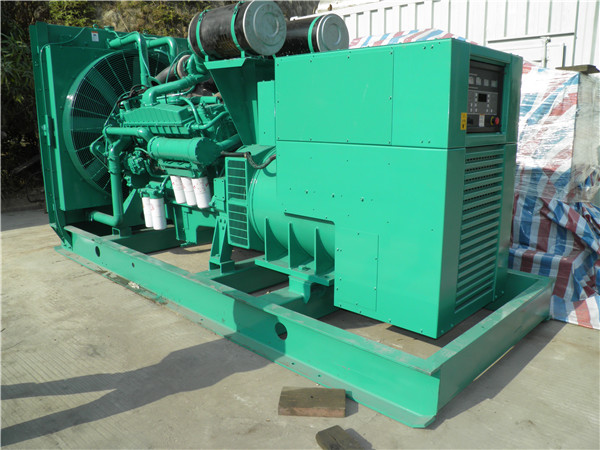 硚口出租发电机 发电机组厂家：柴油发电机组的控制屏的作用是什么？